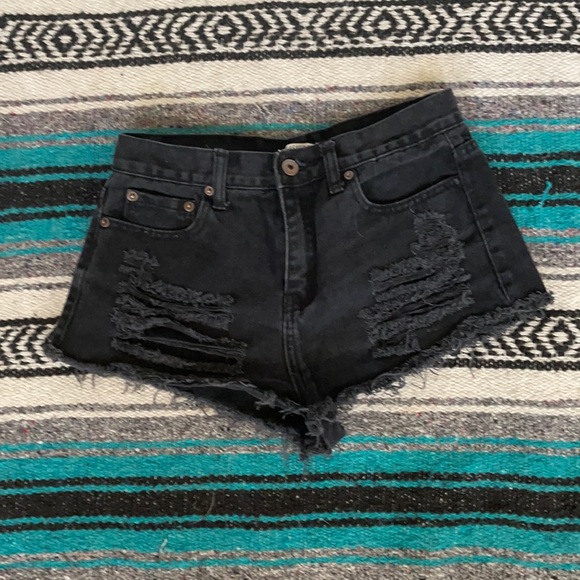 Forever 21 black cut off shorts - Picture 1 of 3